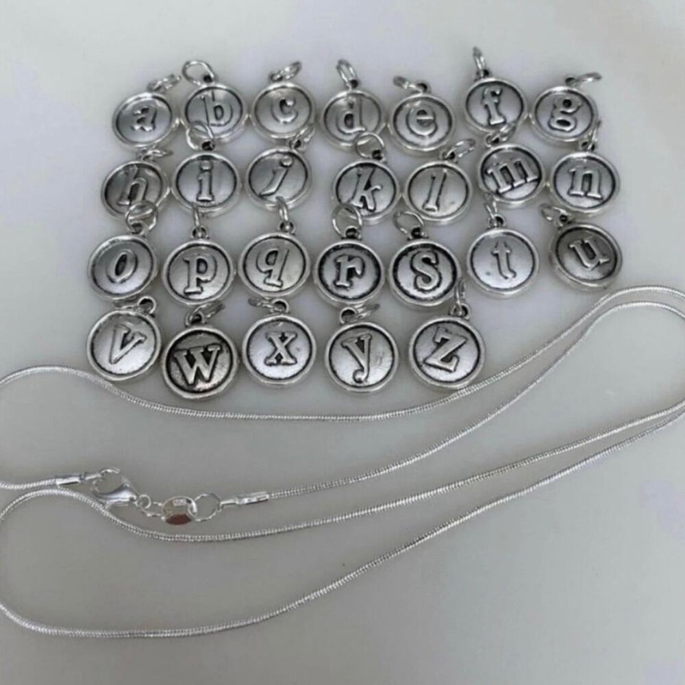 Initial pendant necklace NEW